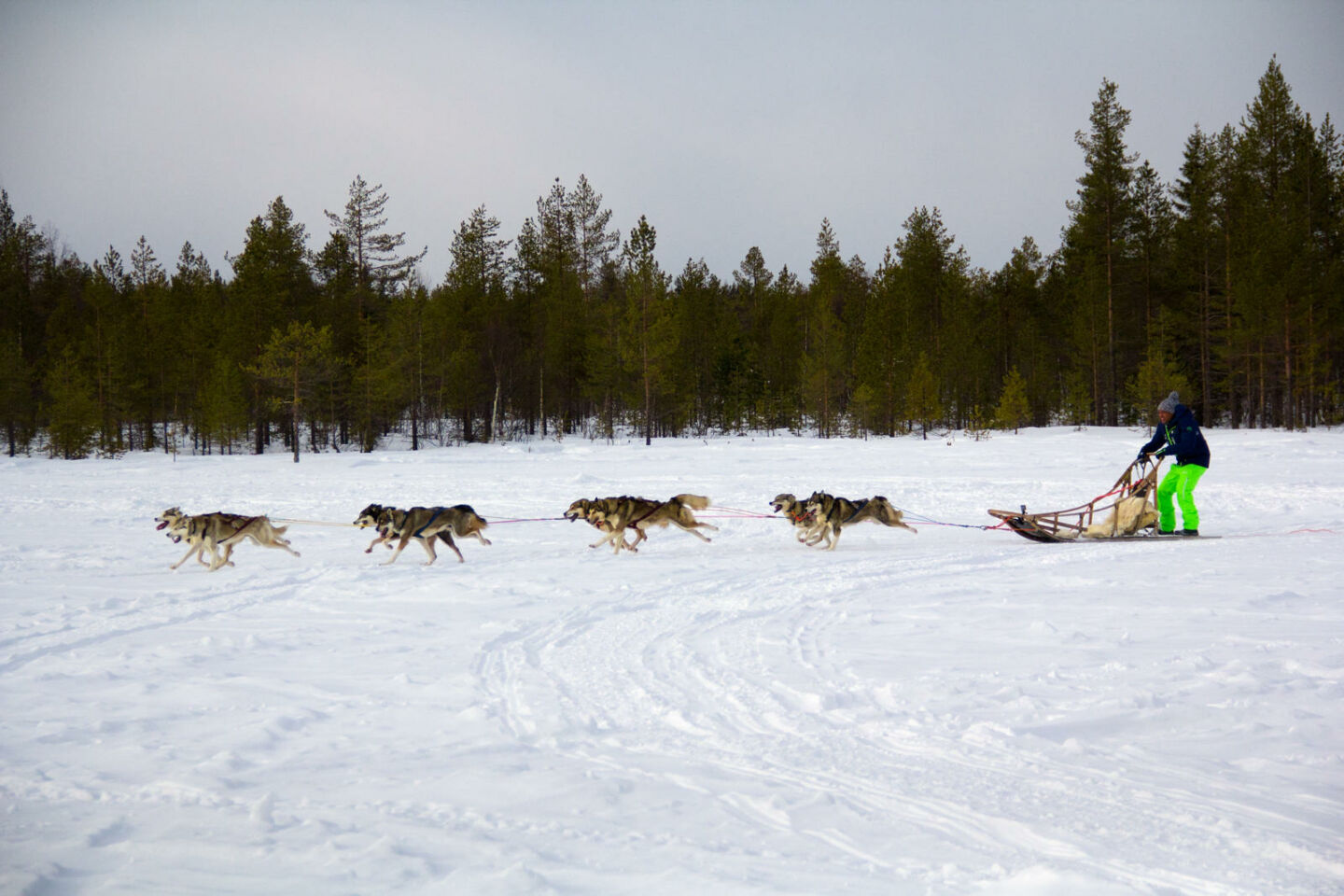 Reality tv production Le Plein De Sensation filming in Finnish Lapland
