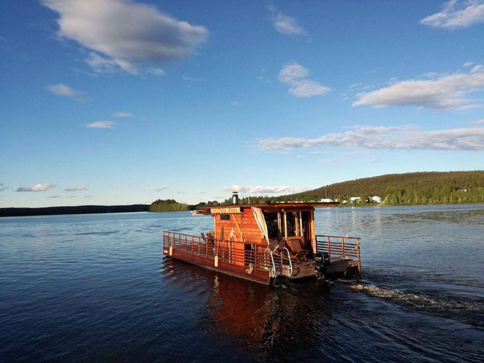 Erkki Arkki sauna boat in Lapland