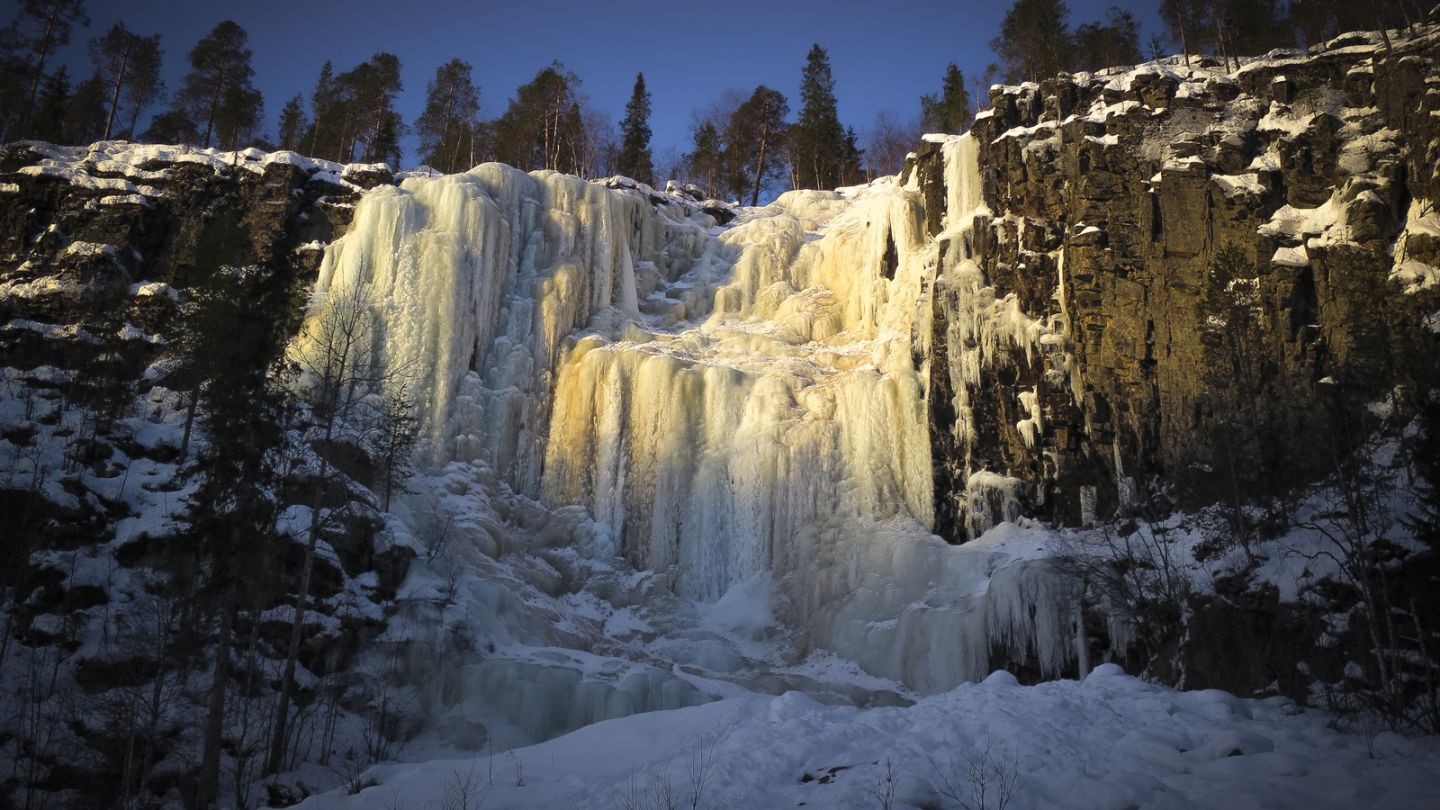 Frozen waterfall in Posio, perfect for ice climbing