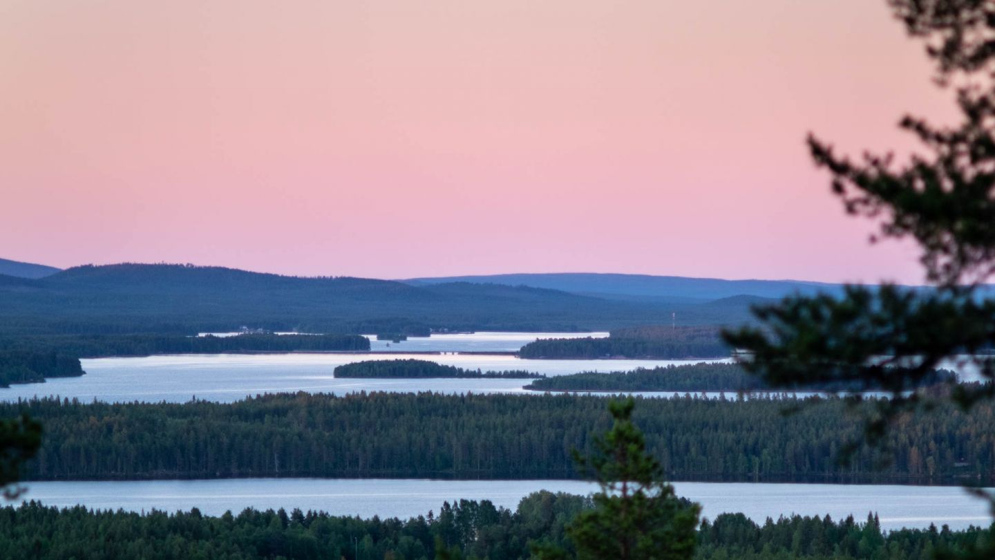 Yötön yö Kemijärven Pitkävaaralla