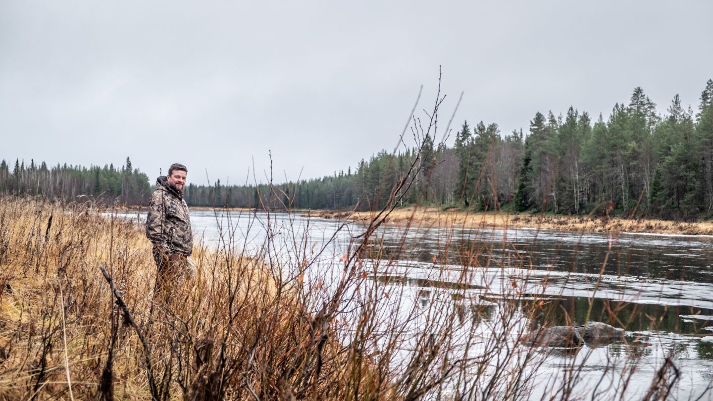 Virtaava Kemijoki ja Kari Kilpimaa