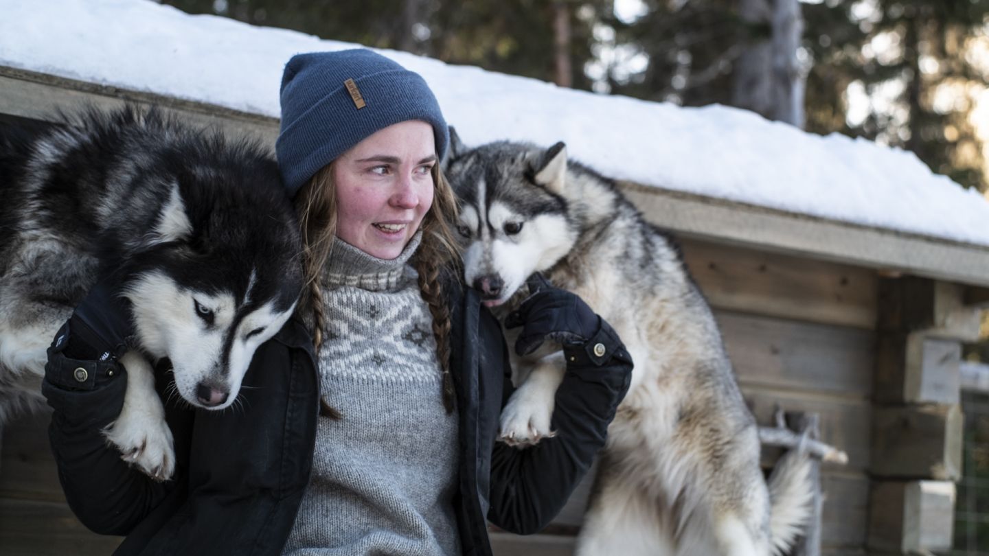 Inka Salmirinne and siberian huskies