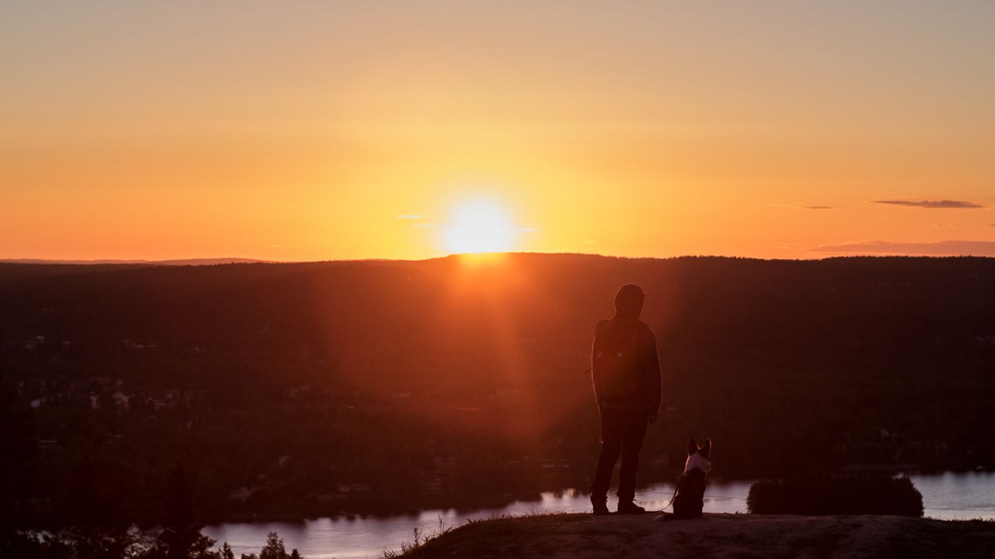 Midnight sun hike, beginner hiking Lapland, Finland