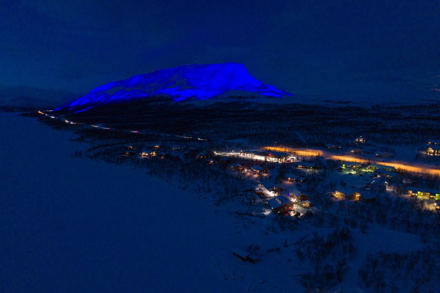 Saanatunturi Kilpisjärvi Luminous Finland 100