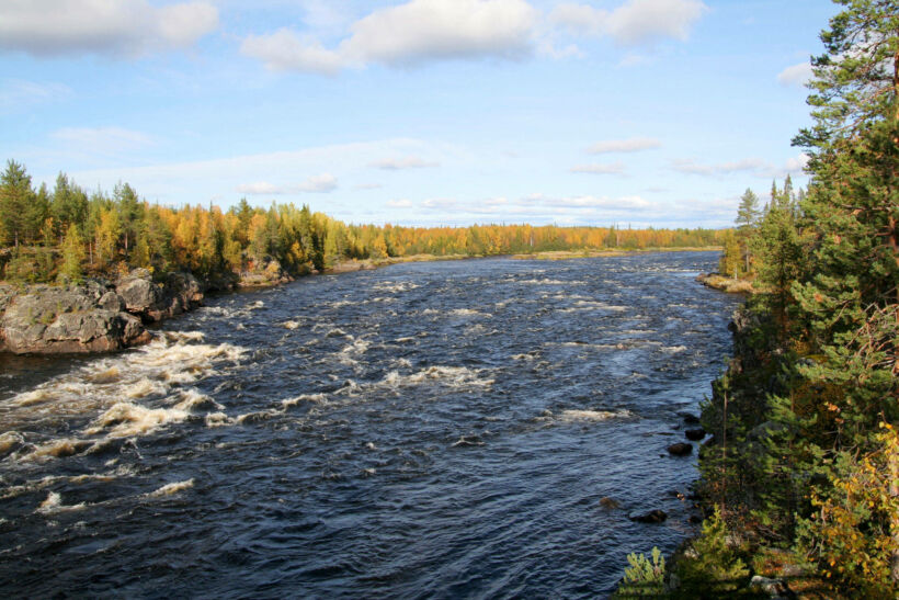 Summer at the Aijakoski rapids in Muonio, a Finnish Lapland filming location