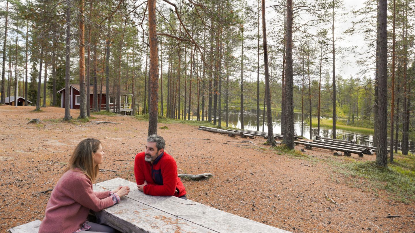 Naali Lodgen yrittäjäpariskunta Posiolla