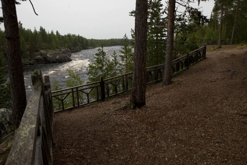 Autumn overlook of theAijakoski rapids in Muonio, a Finnish Lapland filming location