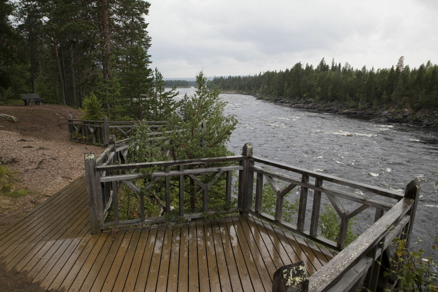 Autumn overlooking theAijakoski rapids in Muonio, a Finnish Lapland filming location