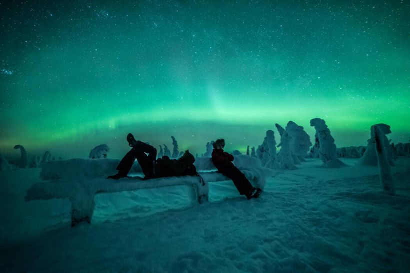 Watching the Northern Lights in Lapland, at Riisitunturi National Park in Posio