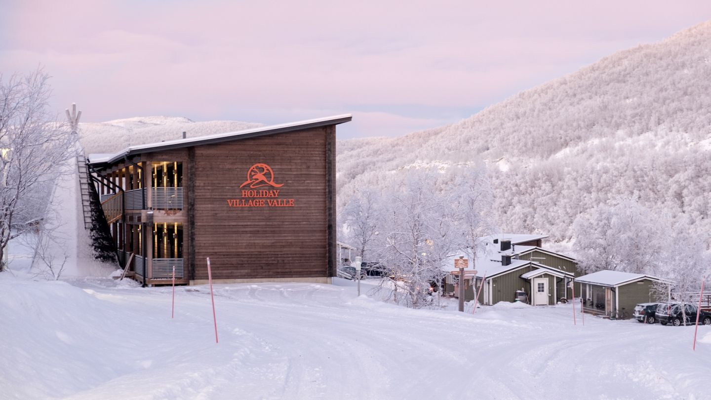 Tourism business Holiday Village Valle with accommodation and programme services in Utsjoki near Tenojoki in the winter