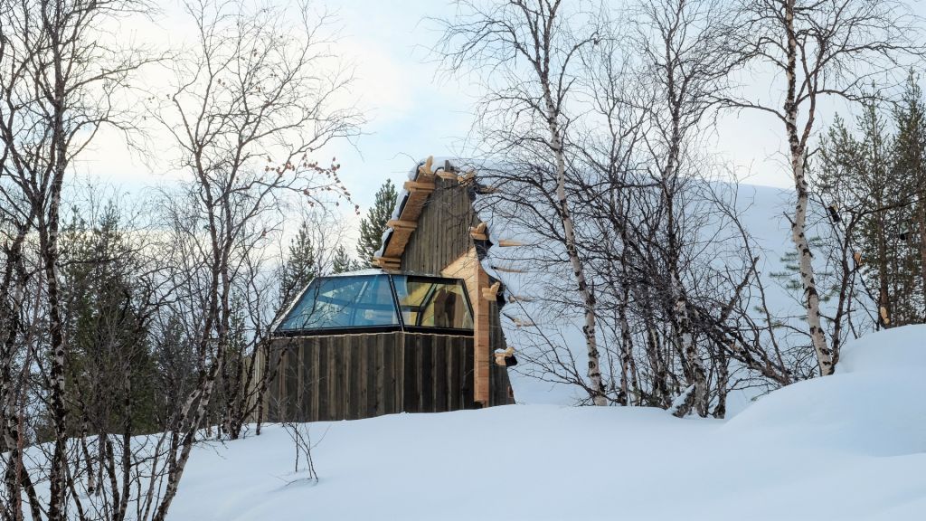 The new innovative hut accommodation by Holiday Village Valle in Utsjoki in the winter