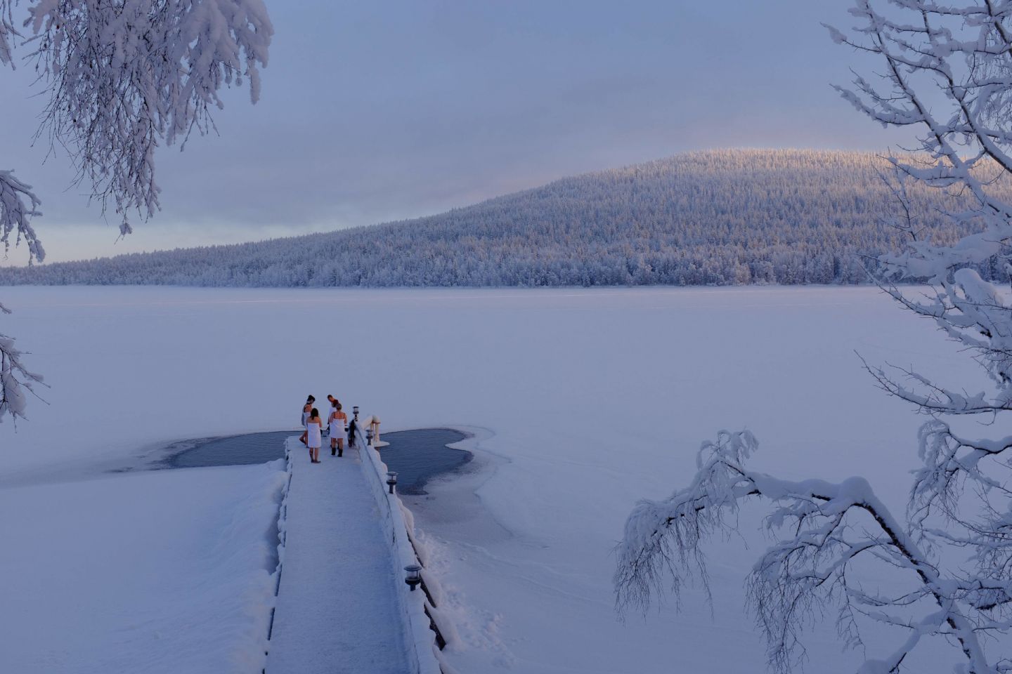 Ice-swimming in Pyhä