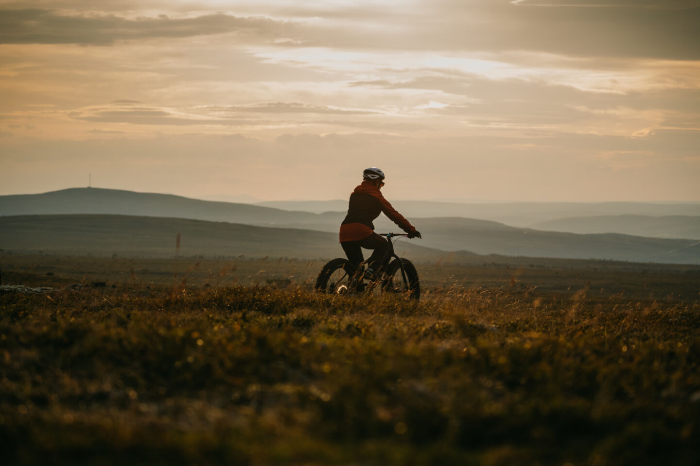 Autumn biking in Utsjoki, Finland