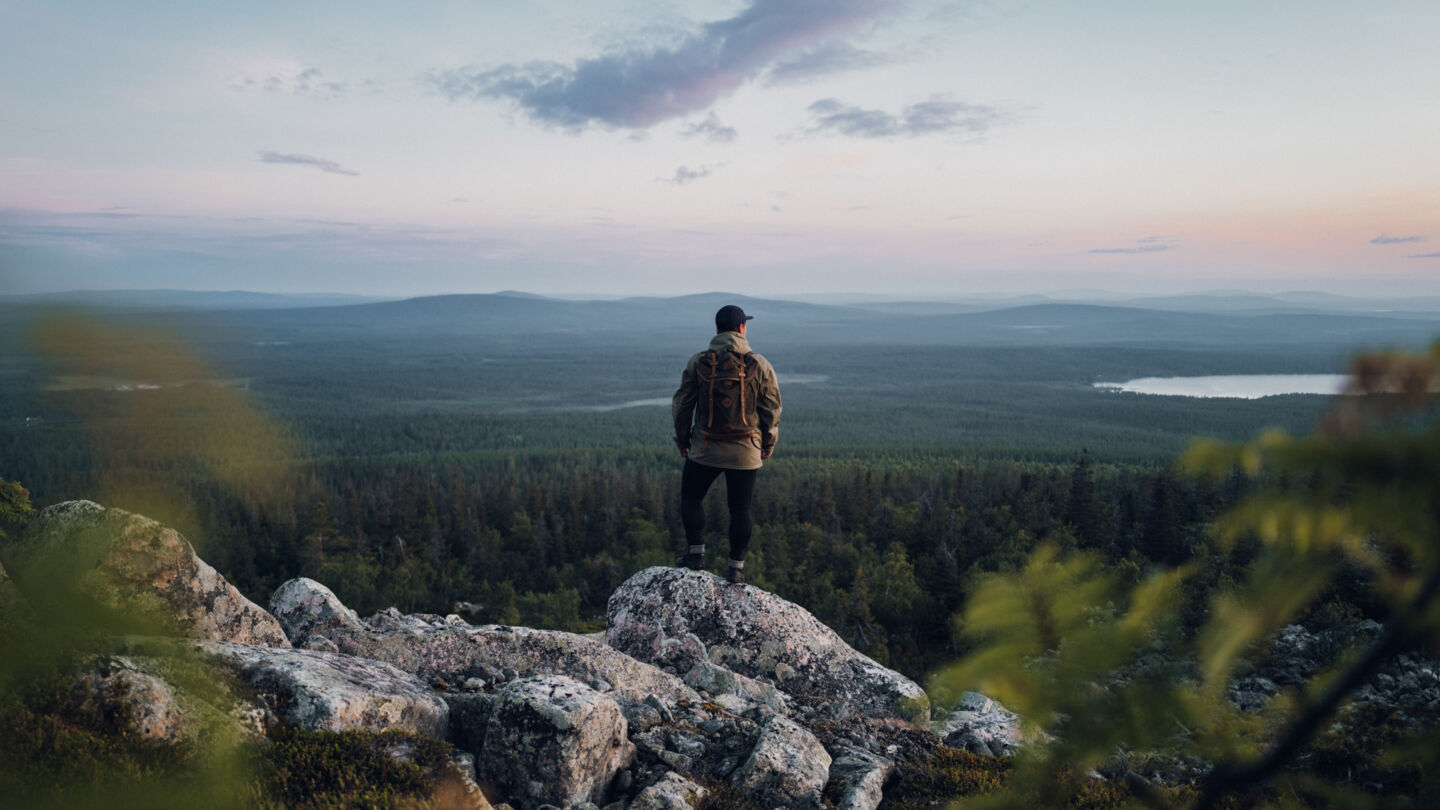 Sallan kansallispuisto perustetaan vuonna 2022. Kansallispuisto alkaa Sallan matkailukeskuksen takaa ja jatkuu Itä-Lapissa Venäjän rajalle asti.